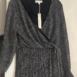 She + Sky Black and White Printed Wrap-Front Long Sleeve Dress skort